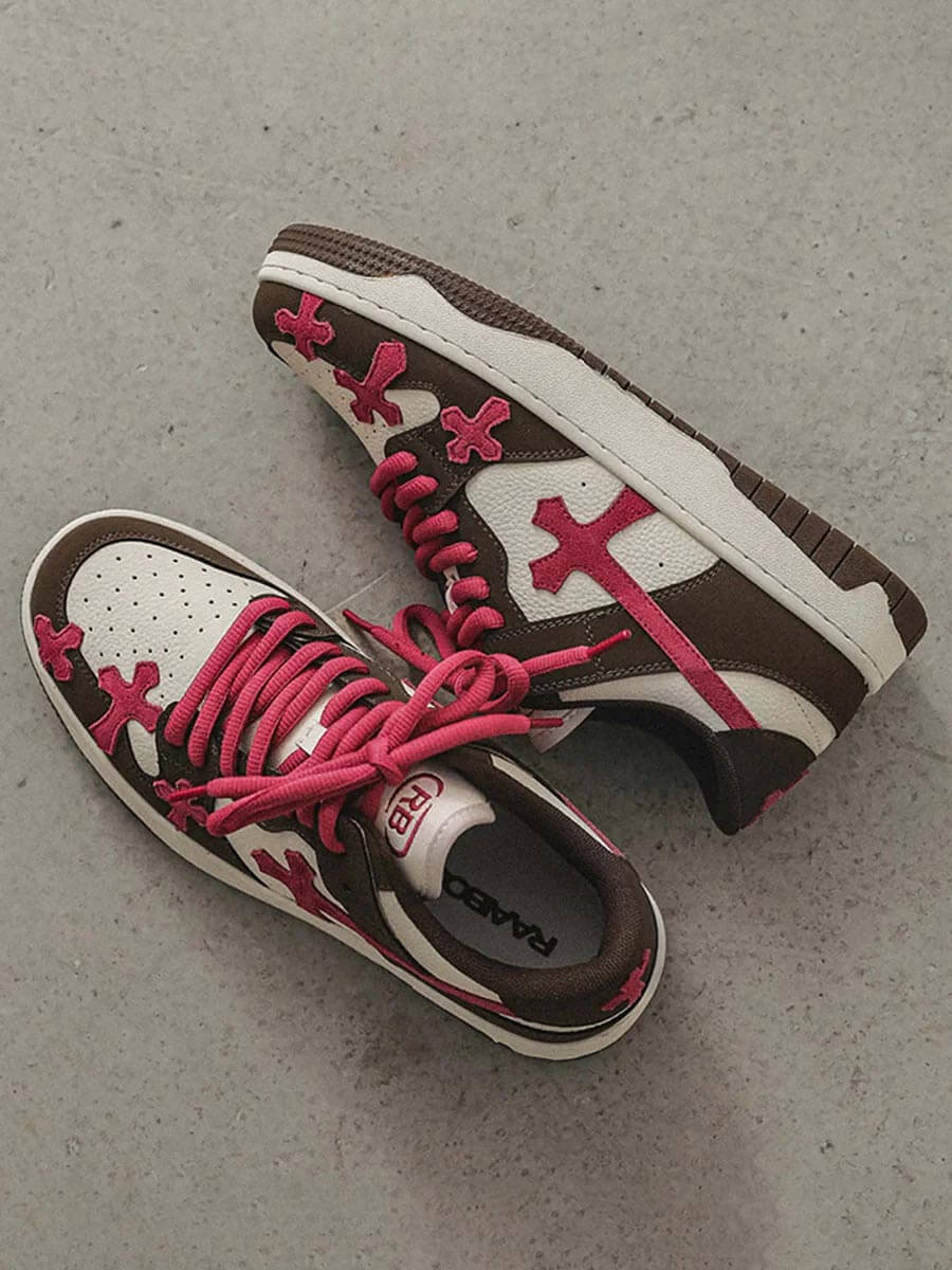 Make a bold move with the Splicing Skateboard Sneakers — where standout design meets everyday comfort. Crafted from a premium mix of leather and suede, these sneakers feature a chunky sole for added height and cushioning, perforated toe box for breathabil