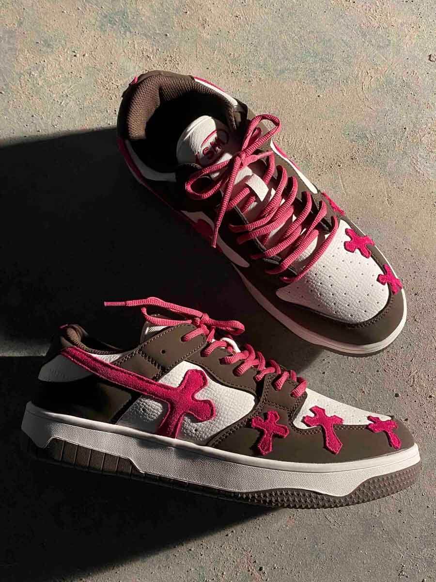 Make a bold move with the Splicing Skateboard Sneakers — where standout design meets everyday comfort. Crafted from a premium mix of leather and suede, these sneakers feature a chunky sole for added height and cushioning, perforated toe box for breathabil