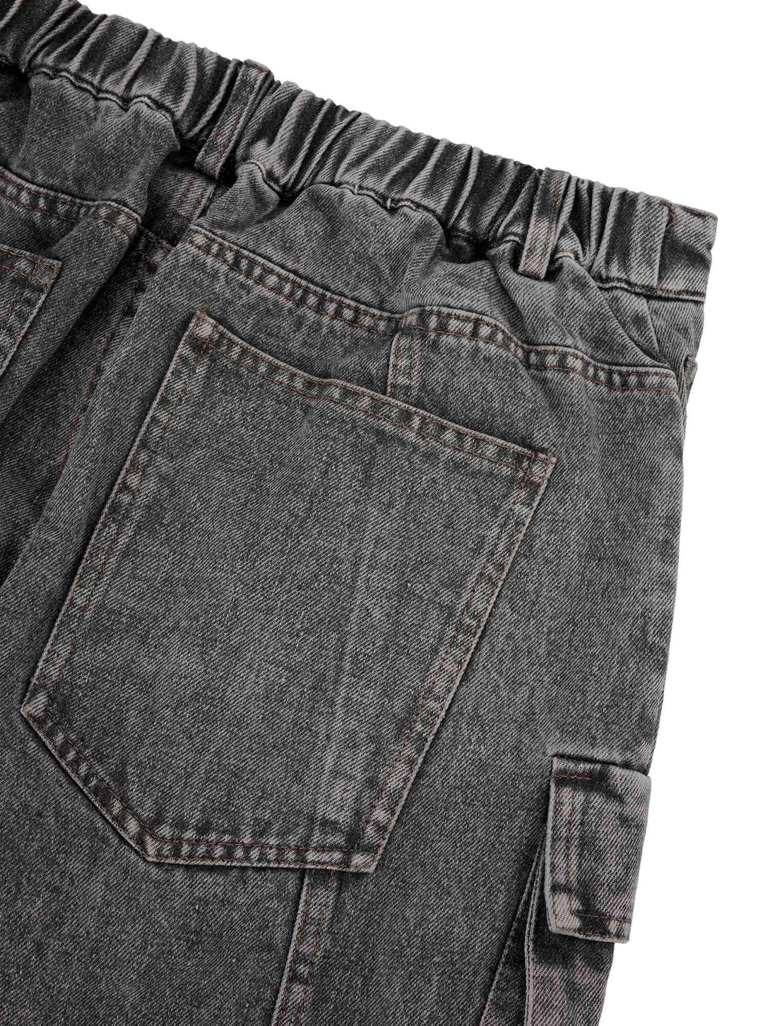 Add rugged edge to your everyday look with the Street Stitching Multi Pocket Workwear Washed Jeans — a practical and stylish essential for modern streetwear. Crafted from durable denim, these jeans feature multiple utility pockets, reinforced stitching, a