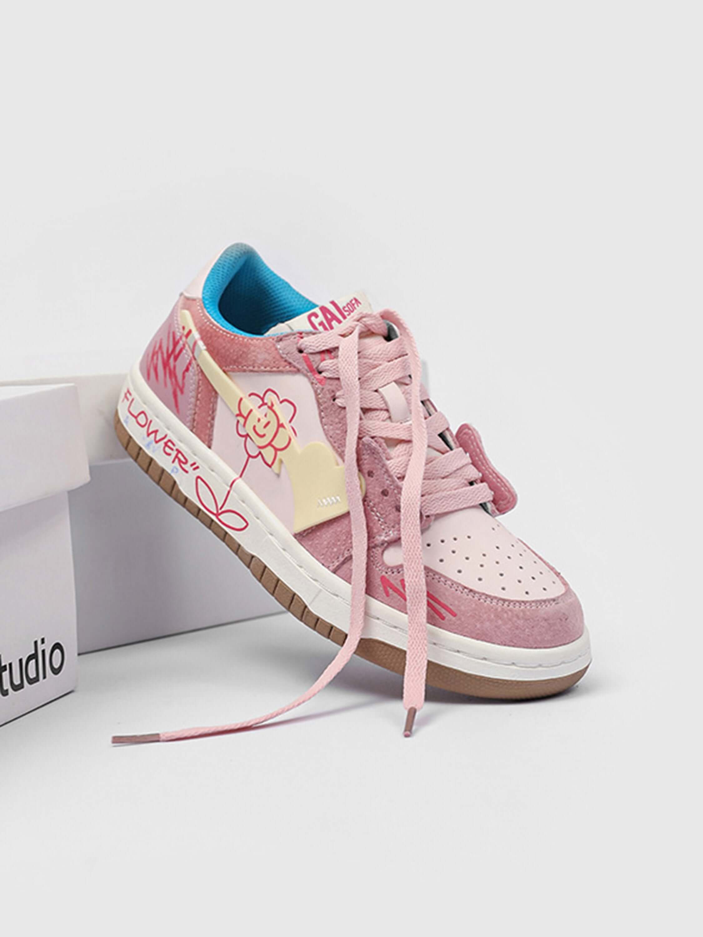 Step up your streetwear game with the Sunflower Hip-Hop Skate Shoes — where bold design meets ultimate comfort. Crafted from premium leather and suede, these sneakers feature a unique zipper closure for easy wear, reflective details for added flair, and s