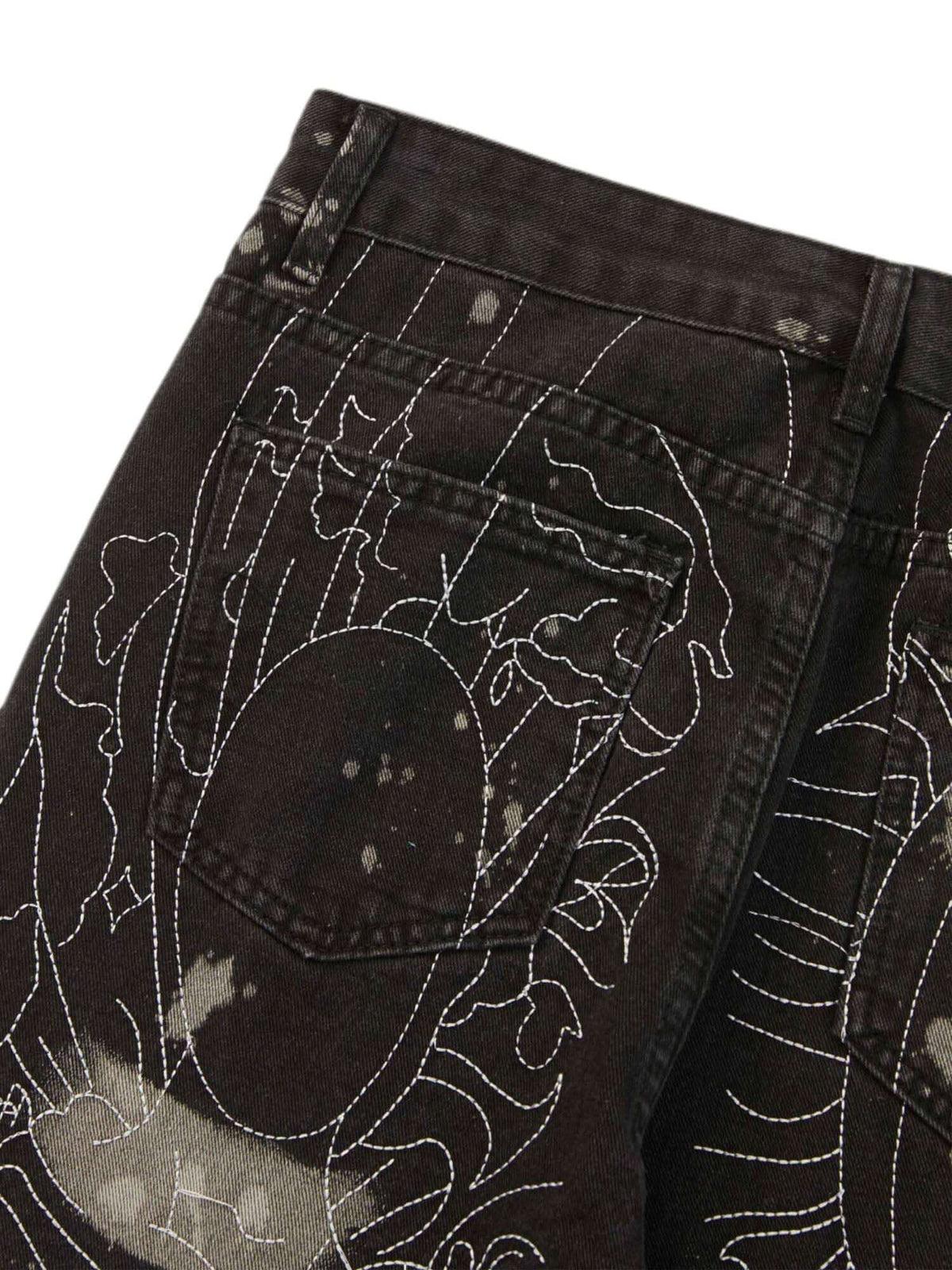 Straight Jeans mit Stitch-Art – Nahaufnahme Gesäßtasche | XoKool