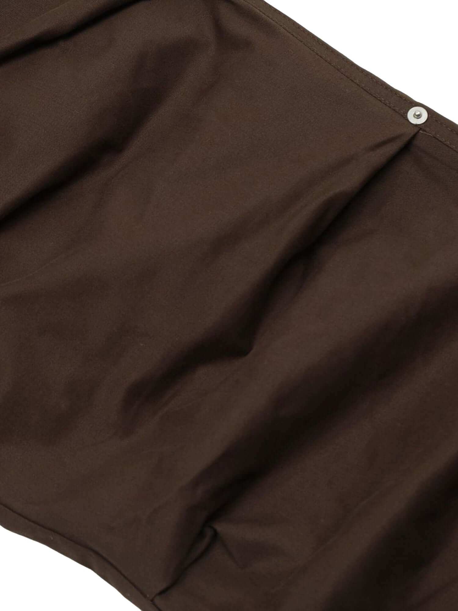 Tackle the streets or the jobsite in style with the Urban Explorer Snap Cargo Pants — where function meets fashion. Crafted from rugged cotton twill, these pants feature reinforced seams, an adjustable waistband, and multiple snap-secured cargo pockets fo