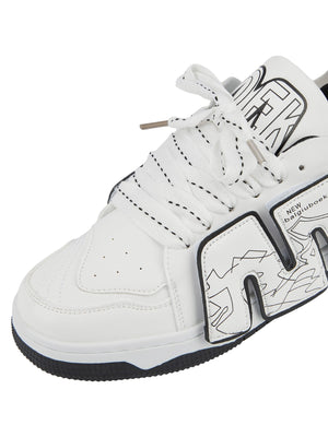 Skate Sneakers mit Buchstaben – Weiß, Nahaufnahme der Spitze | XoKool