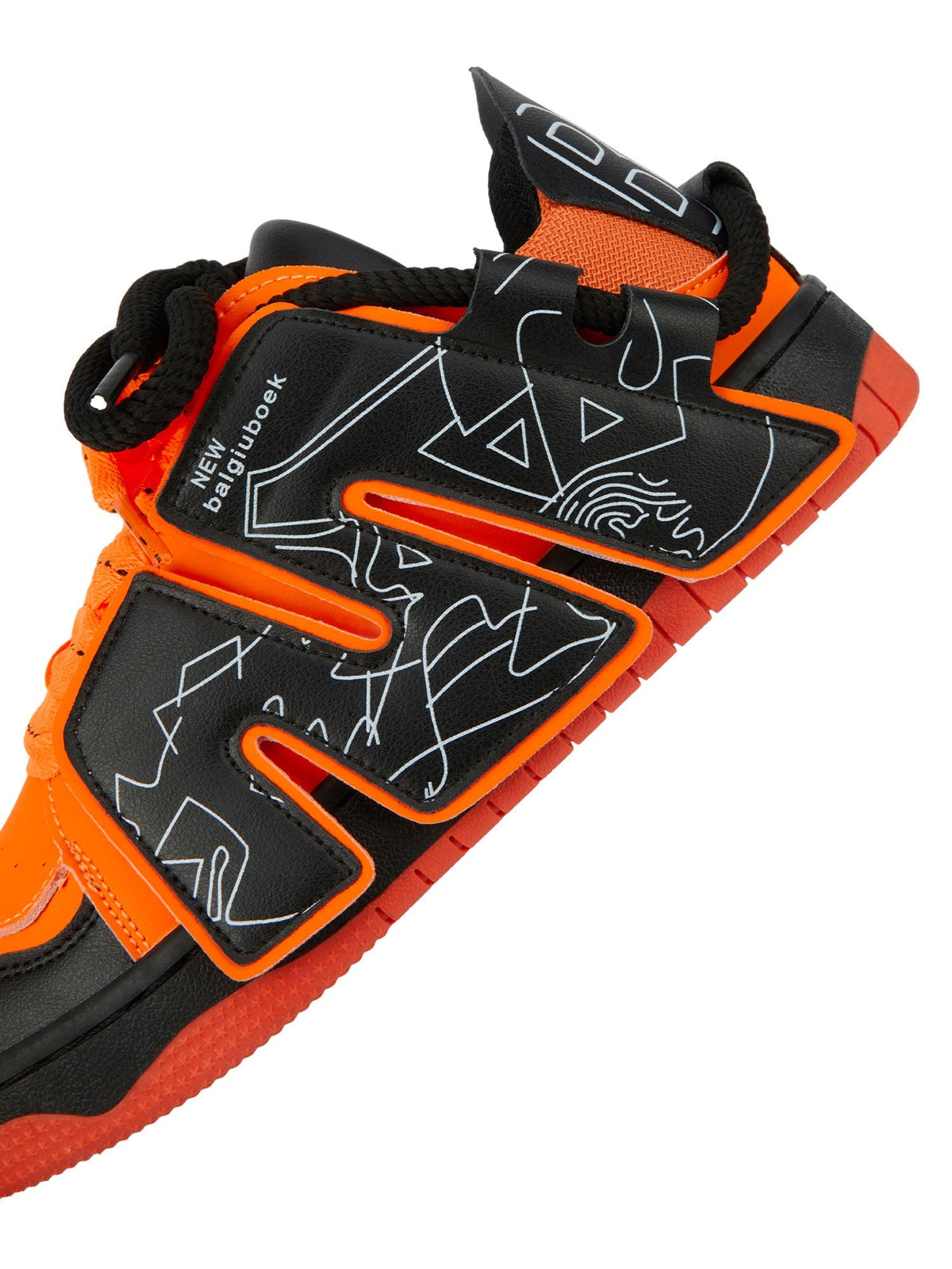 Skate Sneakers mit Buchstaben – Detailansicht | XoKool