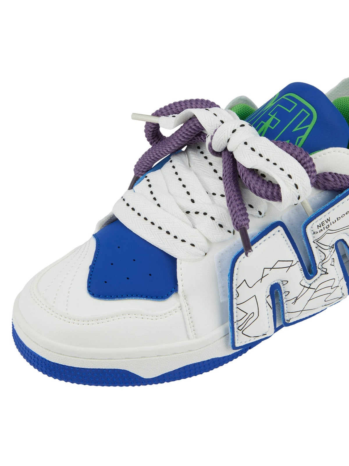 Skate Sneakers mit Buchstaben – Detailansicht | XoKool