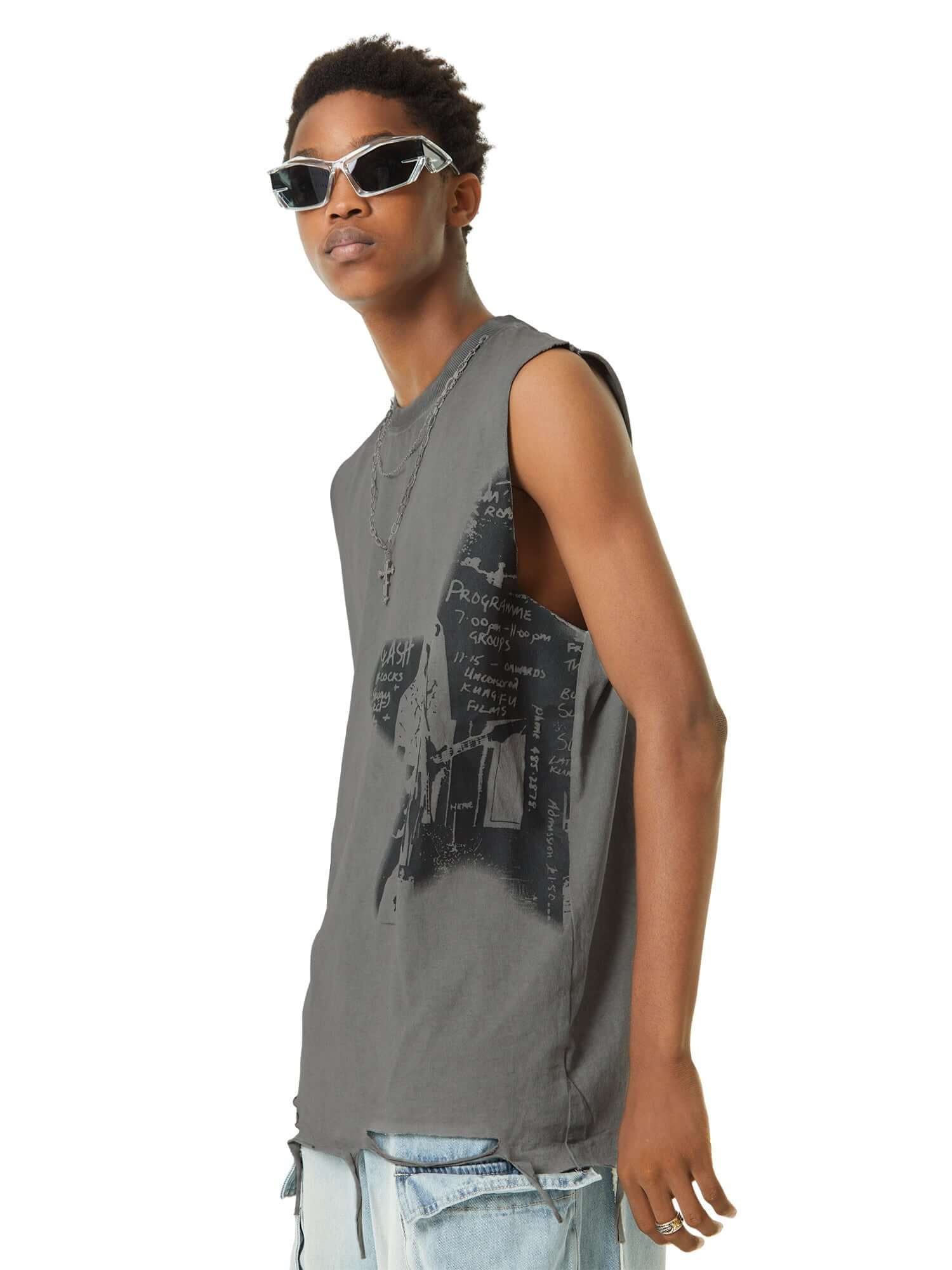 Bring bold energy to your look with the Vintage Necklace Star Print Hip Hop Tank Top. Crafted from a soft and breathable cotton blend, this sleeveless top features a unique distressed hem, raw edges, and a standout graphic print for a strong streetwear vi