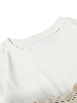 Add a touch of vintage flair to your everyday outfit with the Vintage Star Loose T Shirt. Crafted from a soft and breathable cotton blend, this relaxed-fit tee features a bold star graphic and slogan detail that bring effortless streetwear attitude. With