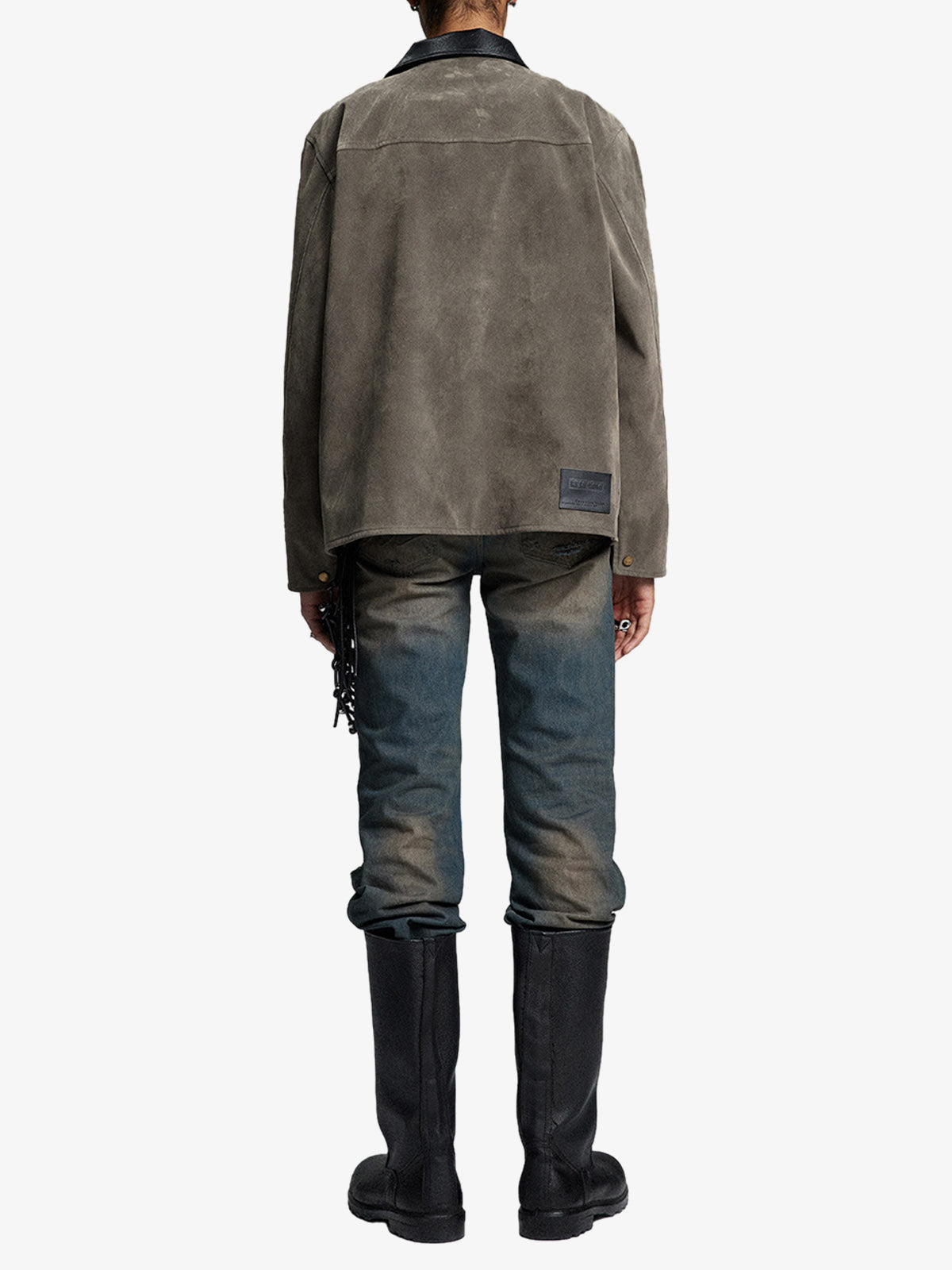 Workwear-Jacke aus Kunstwildleder – am Model, Rückseite in voller Länge | XoKool