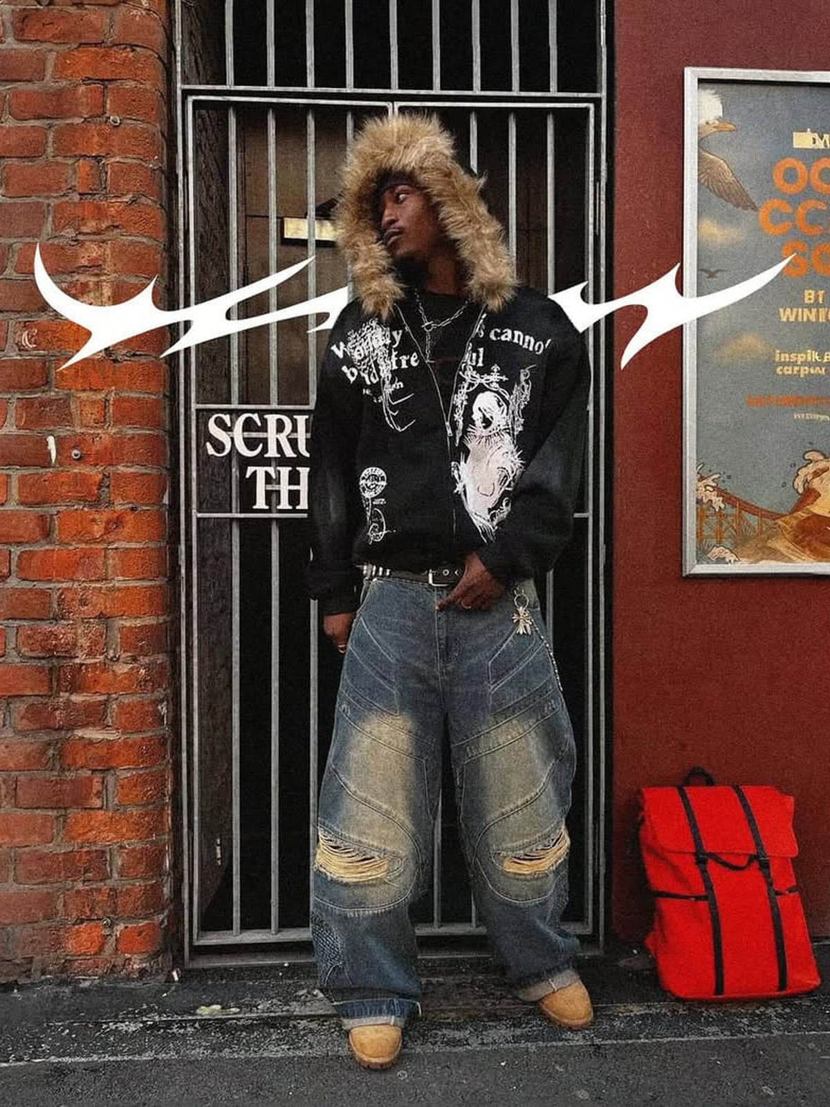 Baggy Biker Jeans – Streetfoto mit Blitz-Grafik | XoKool