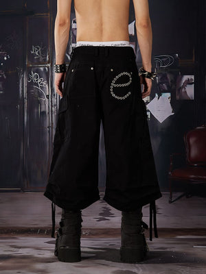 Pleated cargo shorts – Black on model, back | XoKool