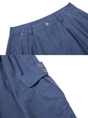 Pleated cargo shorts – Blue waist and pocket close-up | XoKool