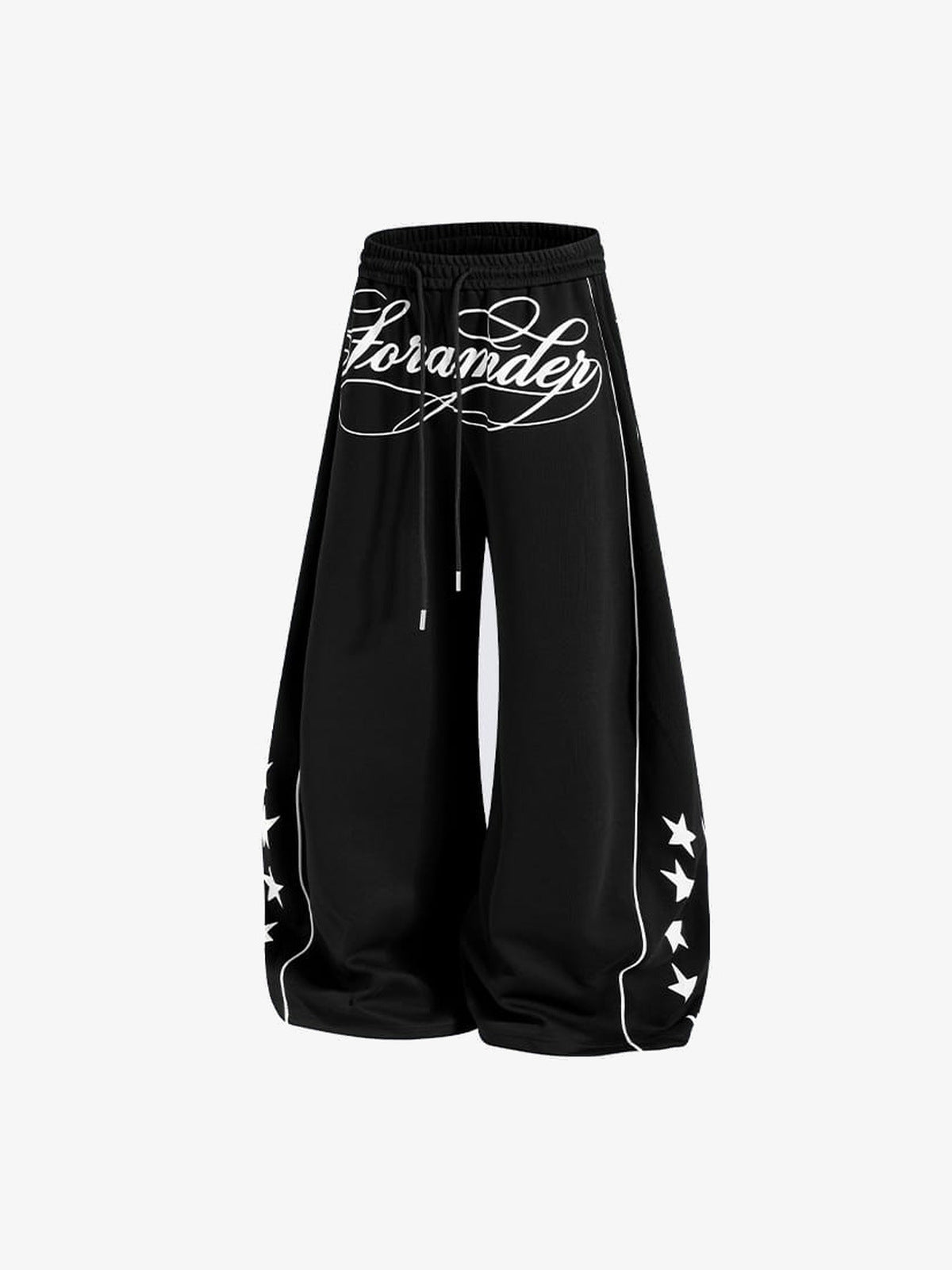 Baggy Trainingshose mit Schriftzug- und Stern-Print – Schwarz, vorne schräg | XoKool