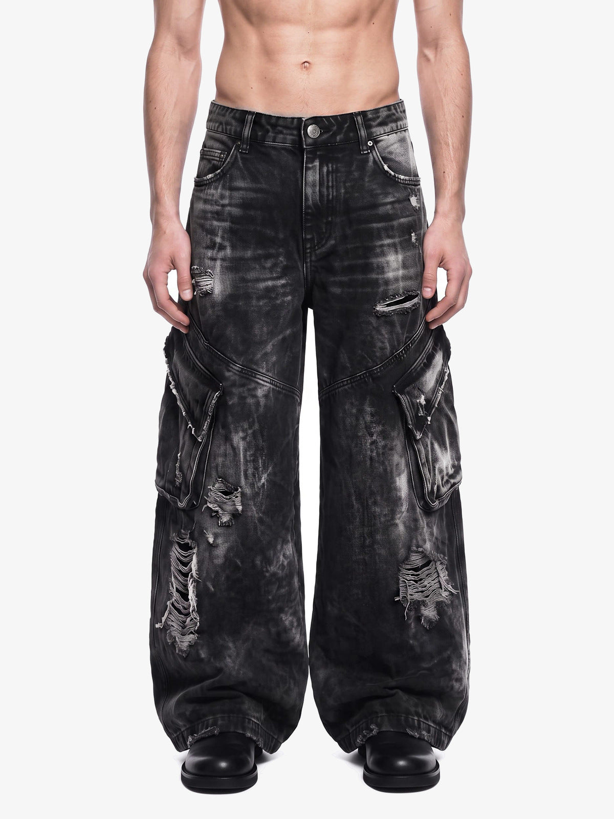 Schwarze Cargo Jeans – am Model, Vorderseite | XoKool