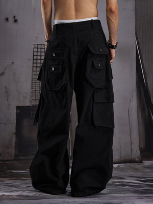 Baggy cargo pants – Black, on model back | XoKool