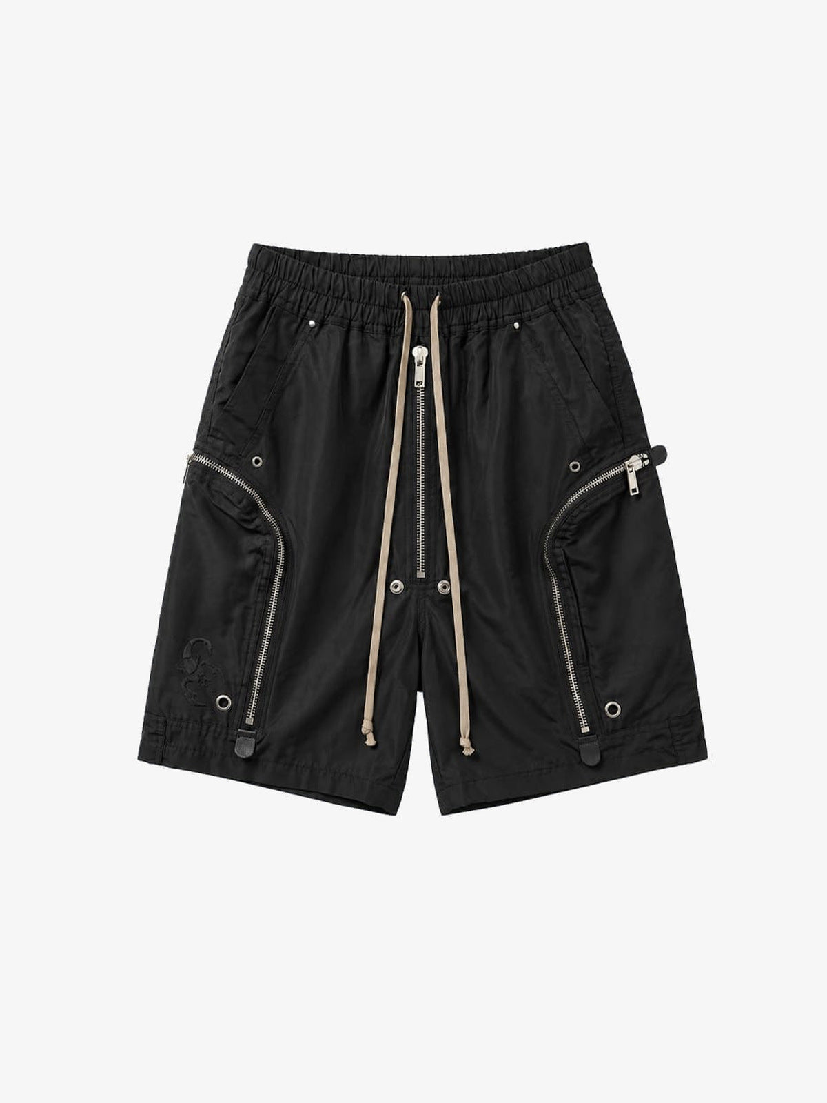 Schwarze Cargo Shorts mit Reißverschlusstaschen und Kordeln – Schwarz, Vorderansicht flach | XoKool