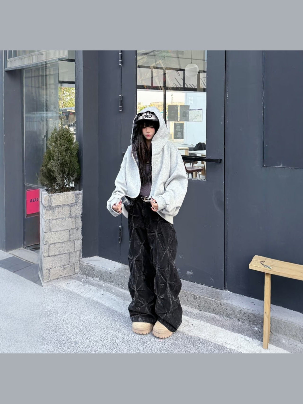Black Crinkle Texture Baggy Jeans – street photo, full | XoKool