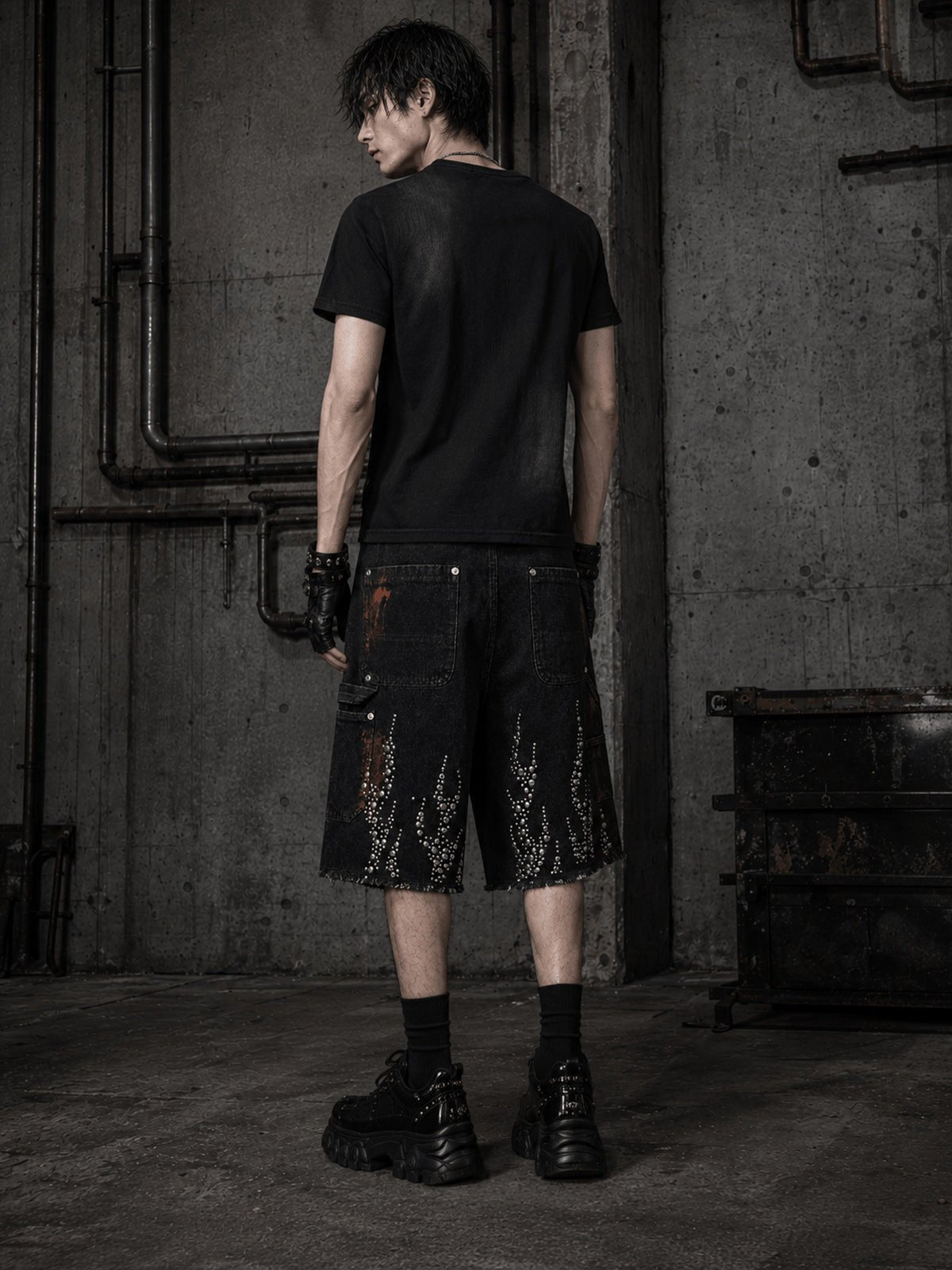 Cross cut-out tee – on model, back | XoKool