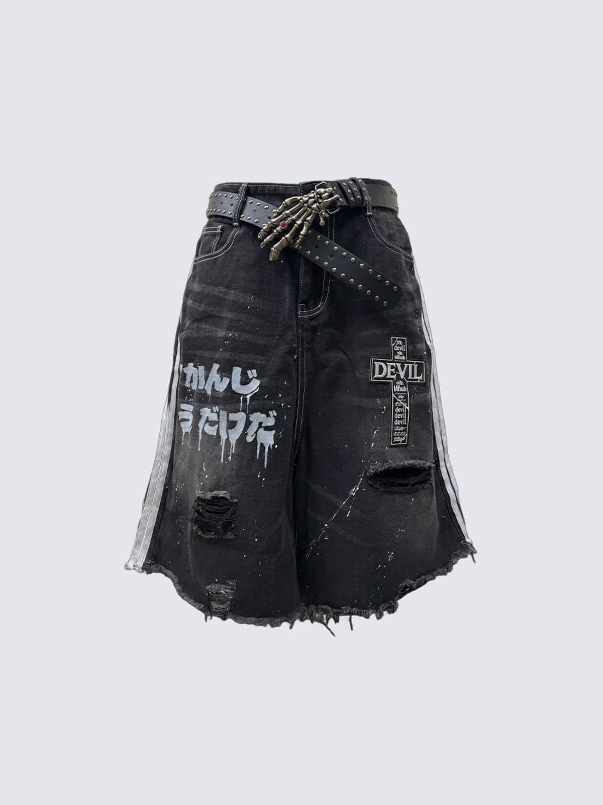 Schwarze Gothic Graphic Jorts mit Gürtel – Schwarz, Vorderseite flach mit Skelett-Gürtel | XoKool