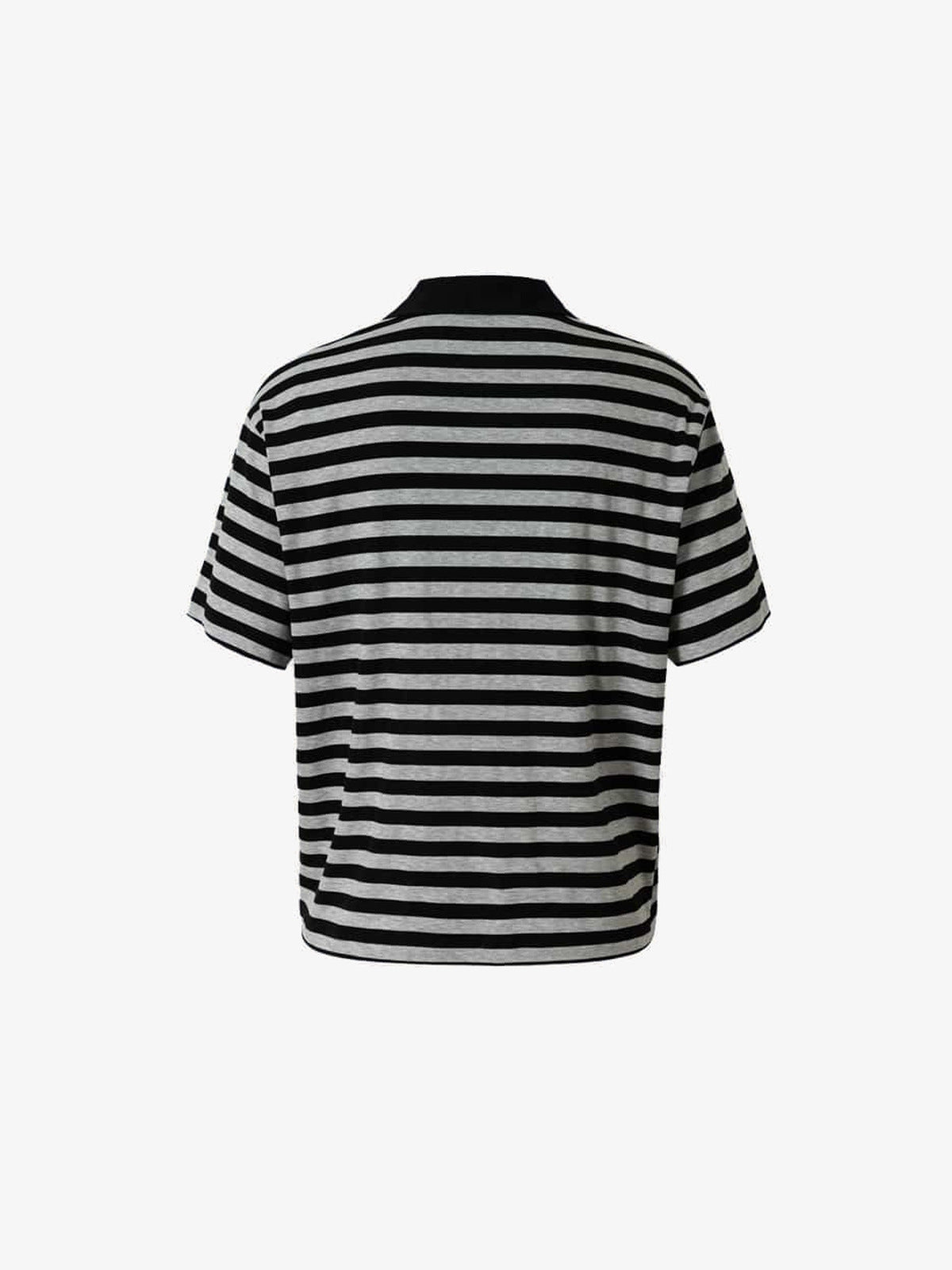 Gestreiftes Poloshirt in Schwarz-Grau mit Grunge-Print – Schwarz-Grau gestreift, Rückseite flach | XoKool