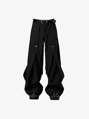 Pantalones negros de pierna ancha con pliegues y recortes – Vista frontal plana con cinturón | XoKool