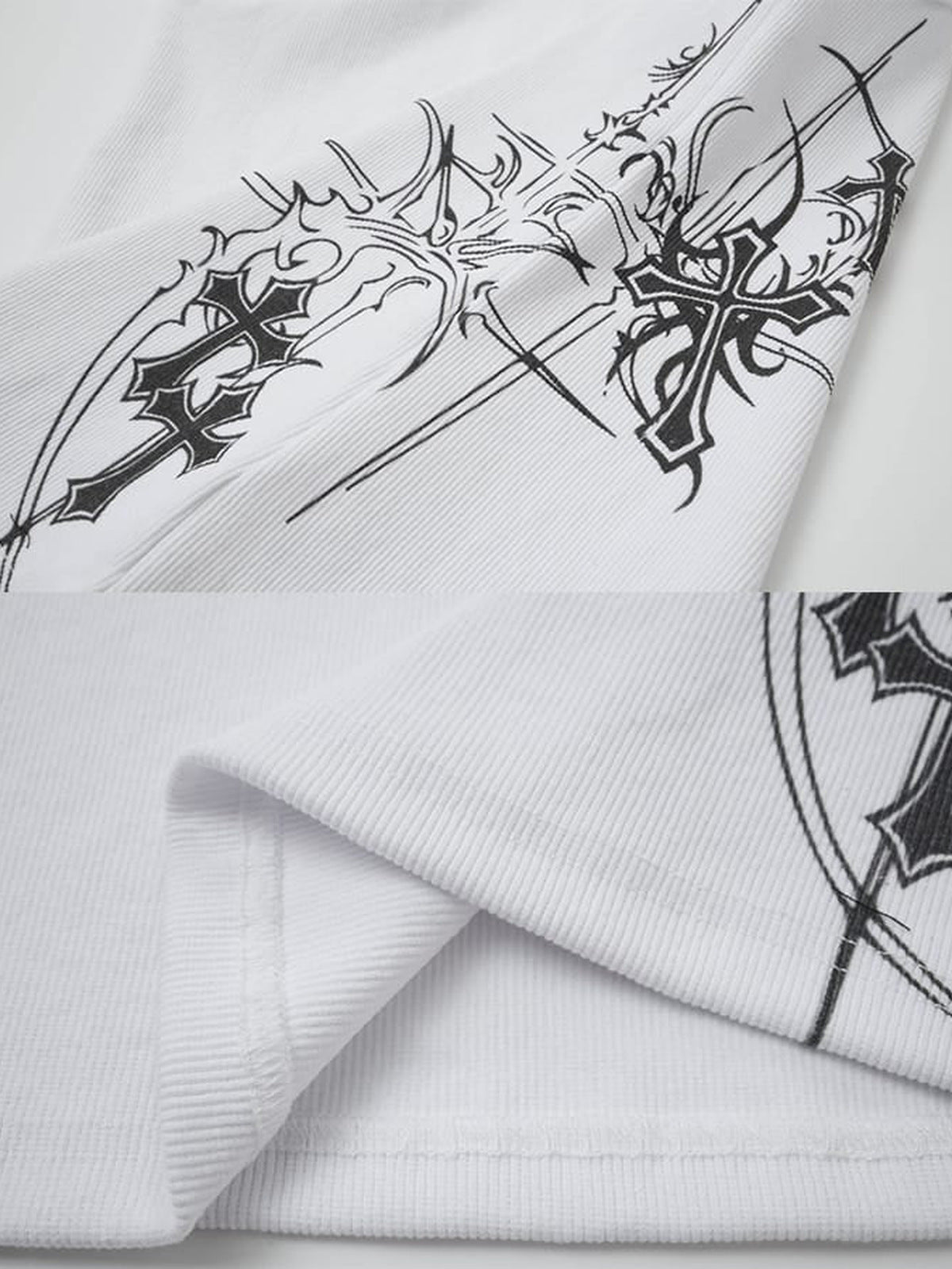 Camiseta sin mangas con estampado gótico – blanco, detalle del estampado lateral | XoKool