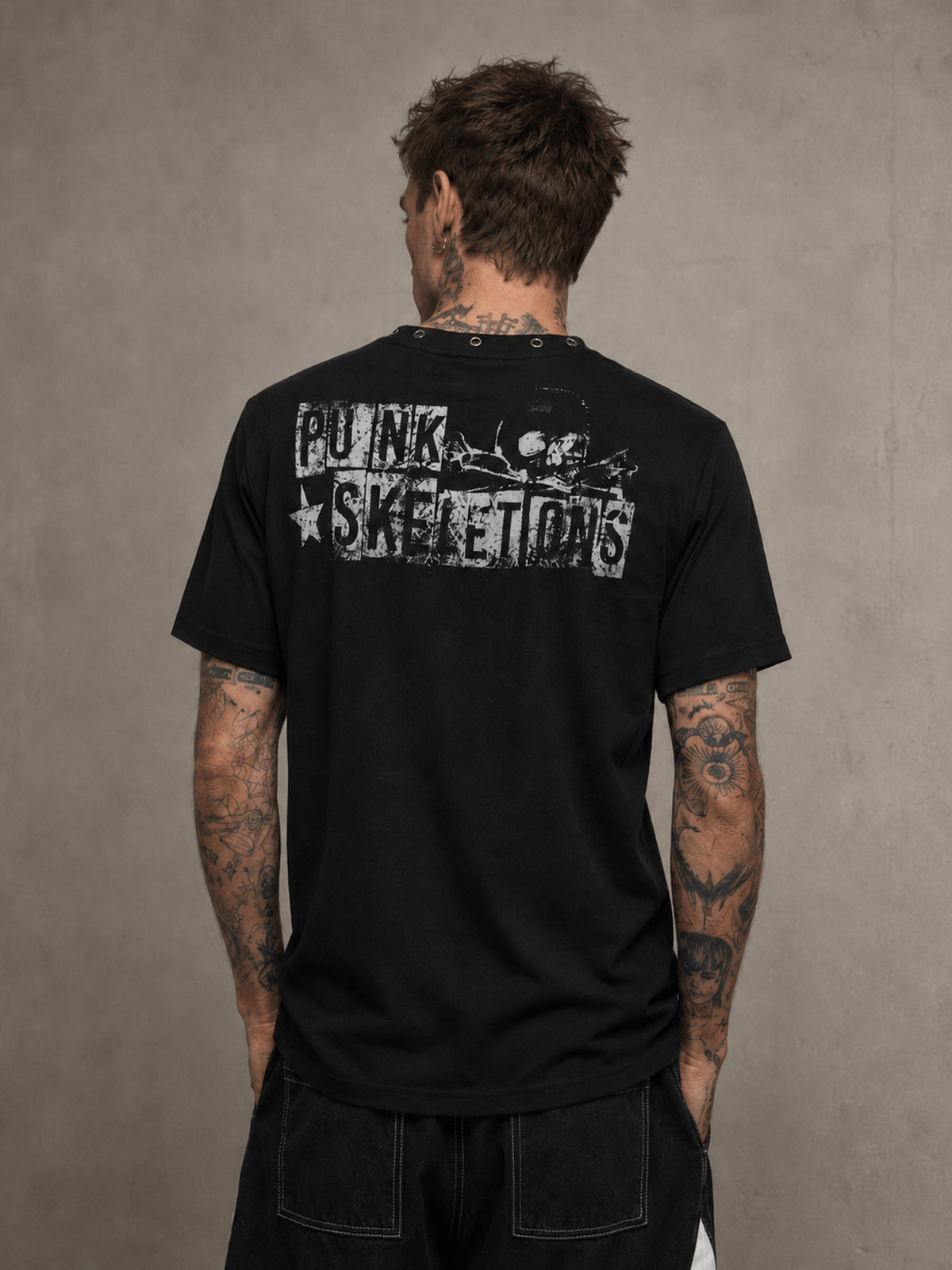 Skull t-shirt – On model, back | XoKool
