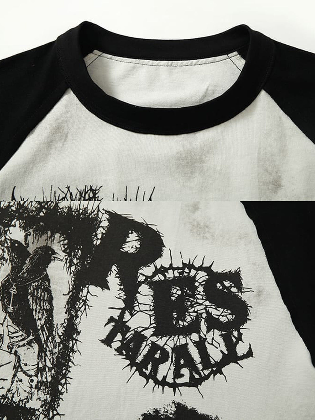 Raglan Graphic T-Shirt – Ausschnitt und Print im Detail | XoKool