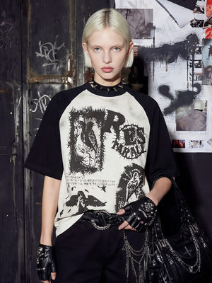 Raglan Graphic T-Shirt – am weiblichen Model, vorne | XoKool
