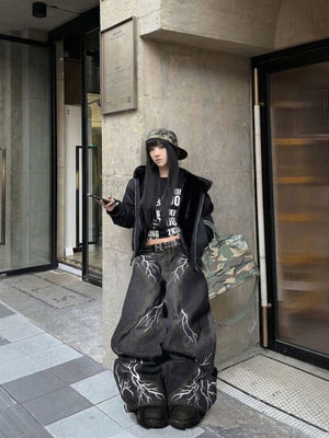 Blitz Jeans – Streetfoto, Frau | XoKool