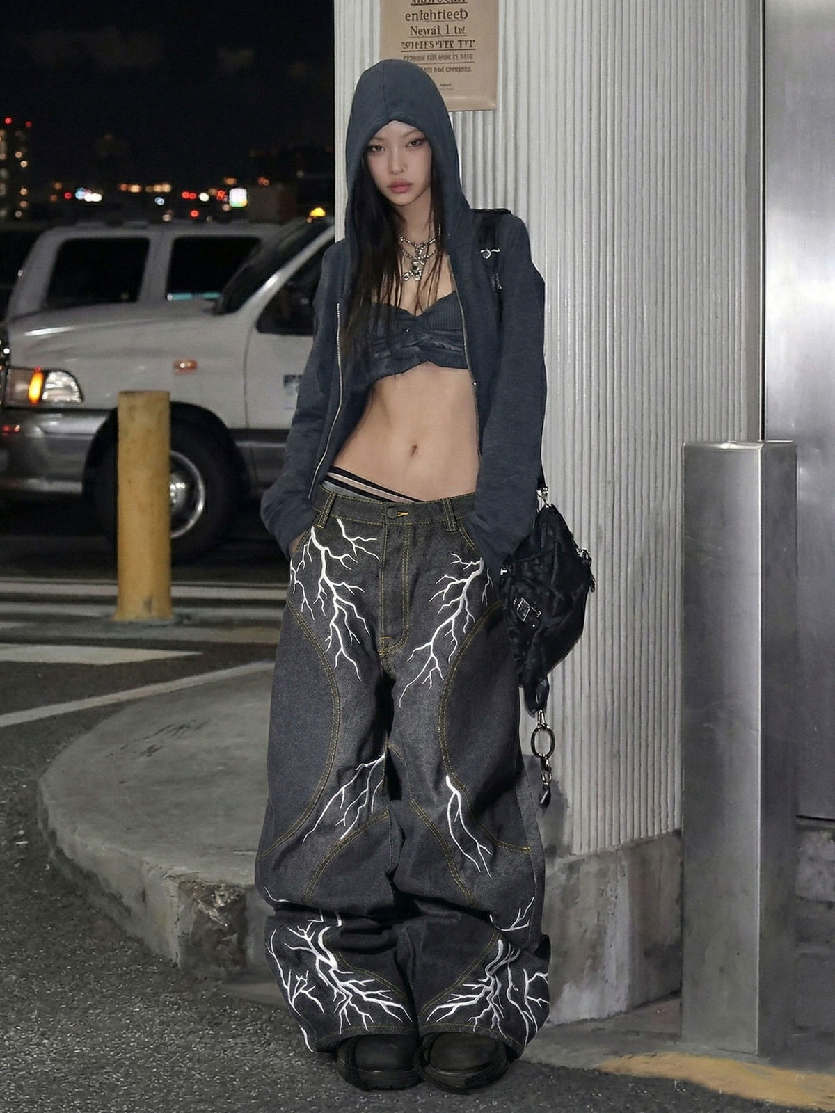 Blitz Jeans – Streetfoto, Frau | XoKool
