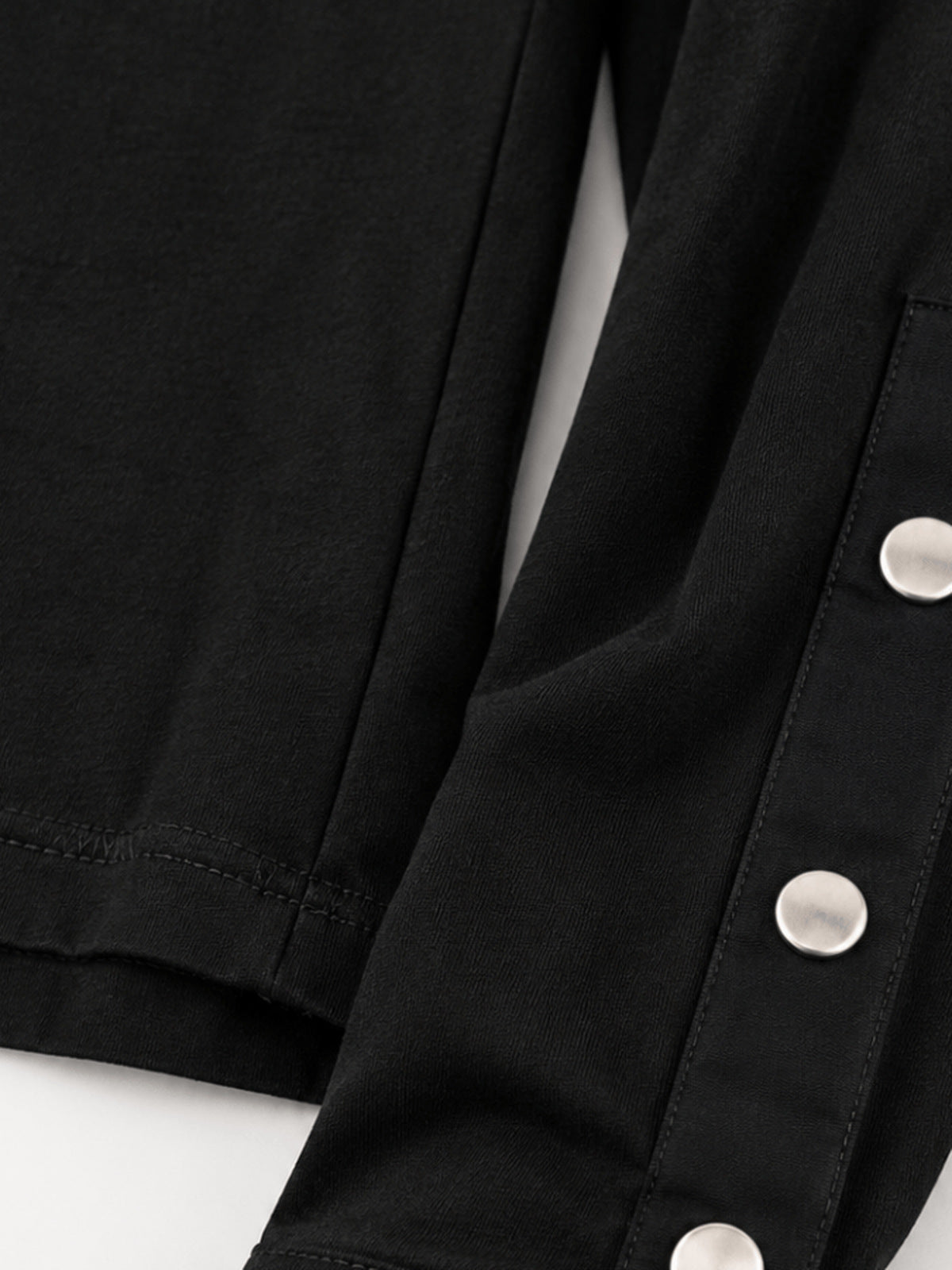 Goth stand collar long sleeve – snap cuff close-up | XoKool