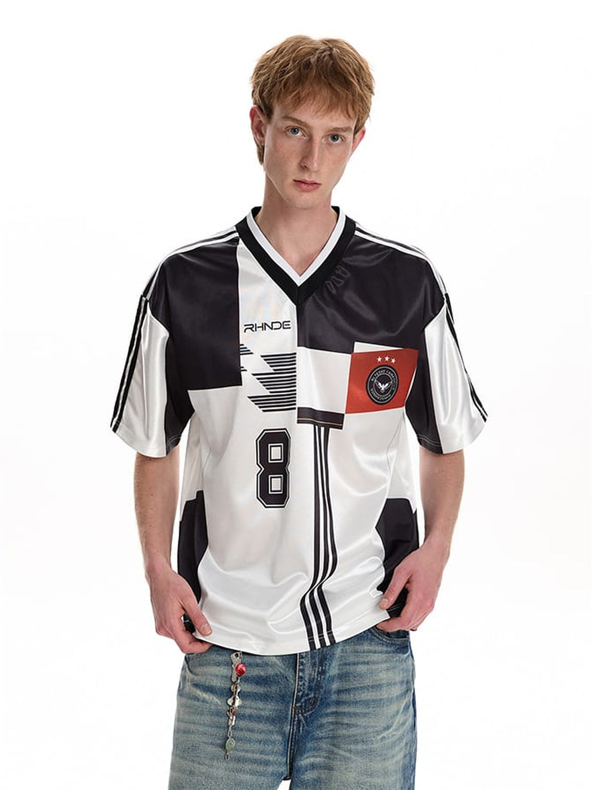 Camiseta de fútbol retro – en modelo, frontal | XoKool