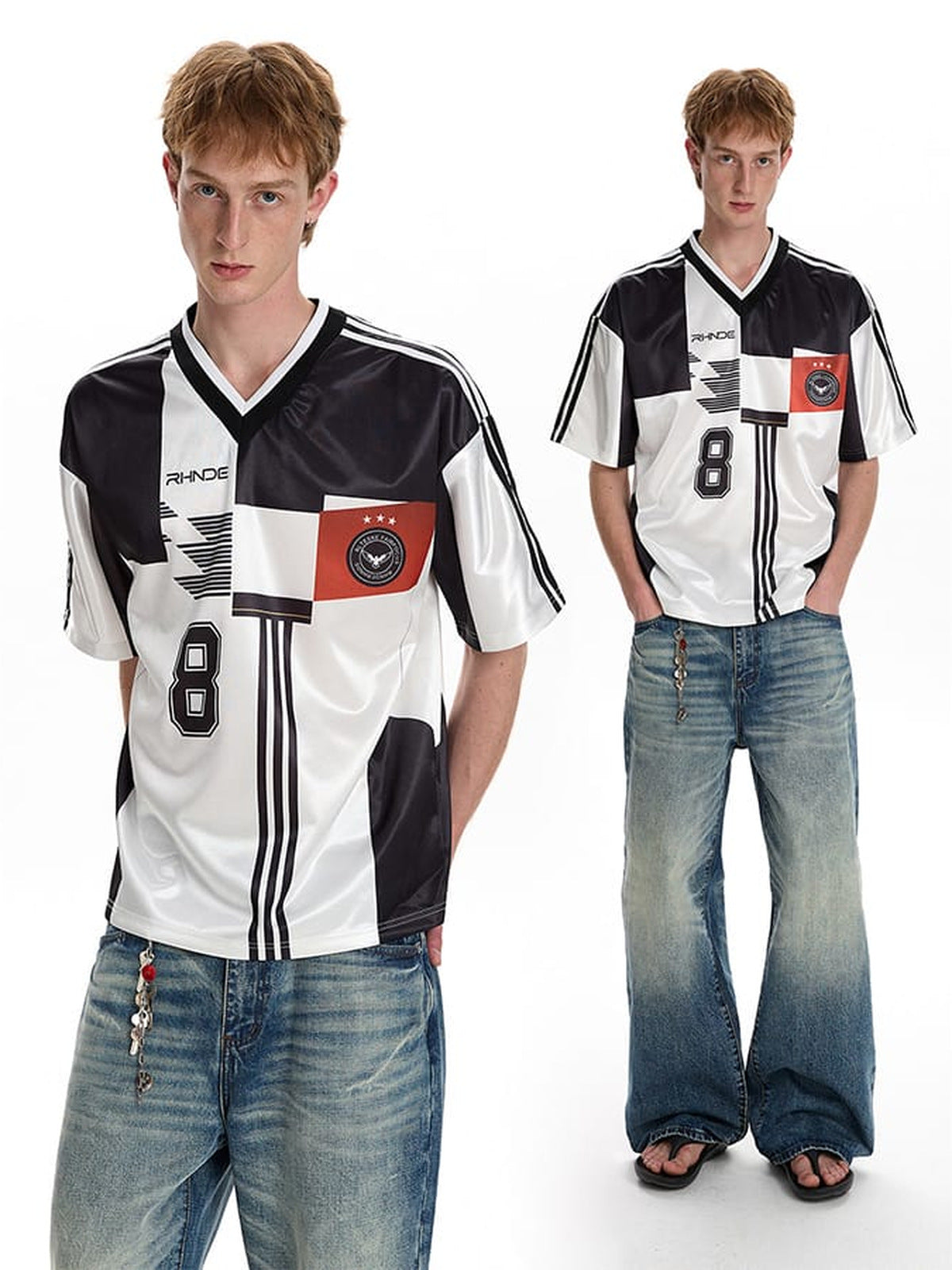 Schwarz-weißes Retro-Fußballtrikot mit Nummer 8 – an Models, Vorderansicht | XoKool