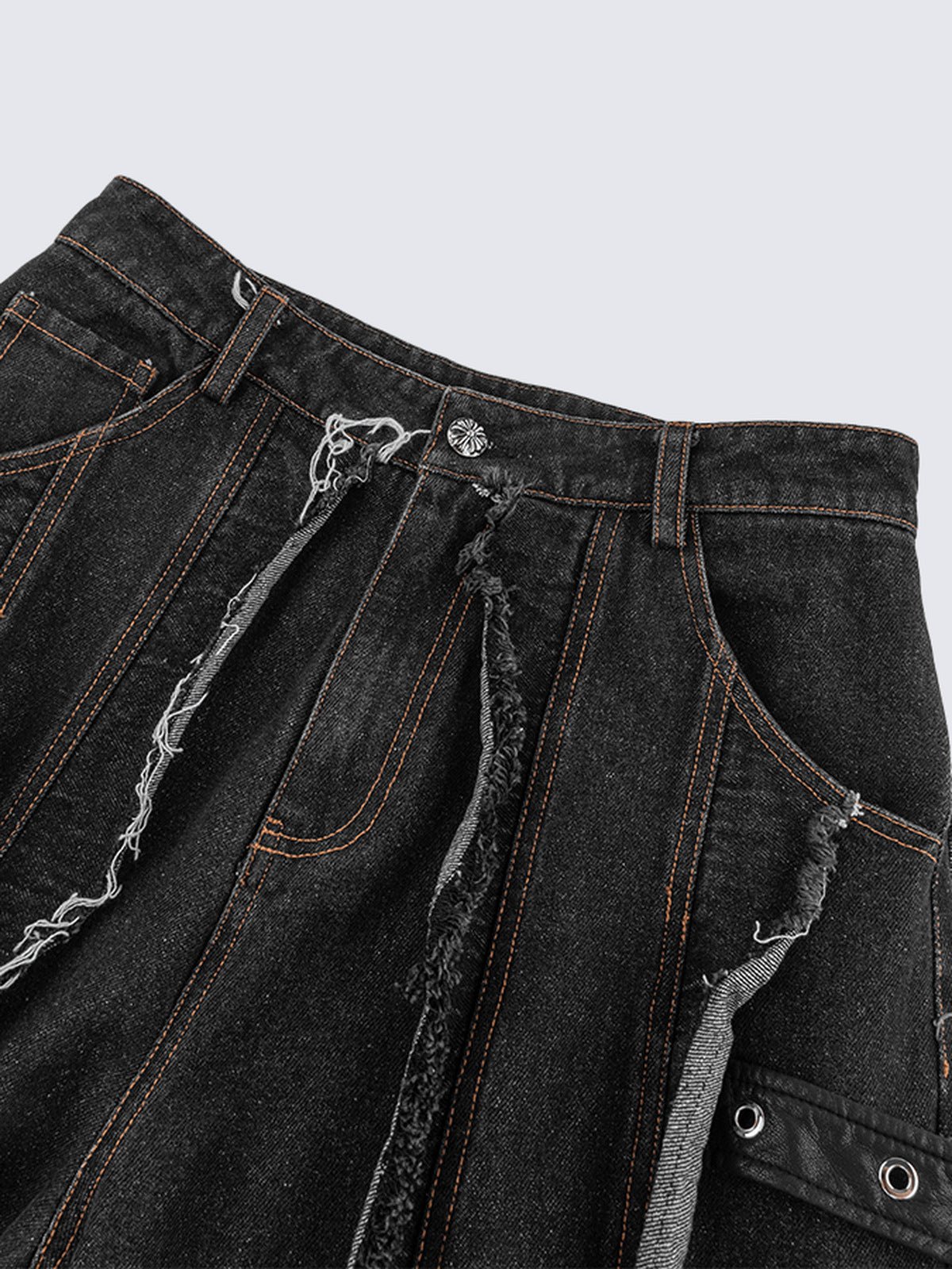 Black frayed jeans – waist & strip close-up | XoKool