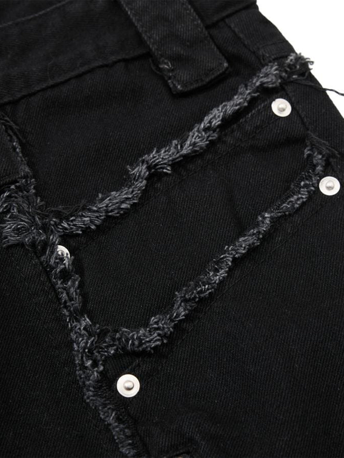 Schwarze Wide Leg Jeans mit Reißverschluss – ausgefranste Naht in Nahaufnahme | XoKool