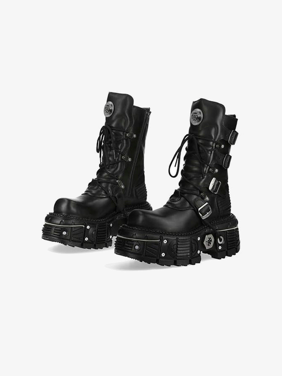 Gothic Plateau-Boots mit Schnallen und Metallbesatz – Paar, schräge Ansicht | XoKool