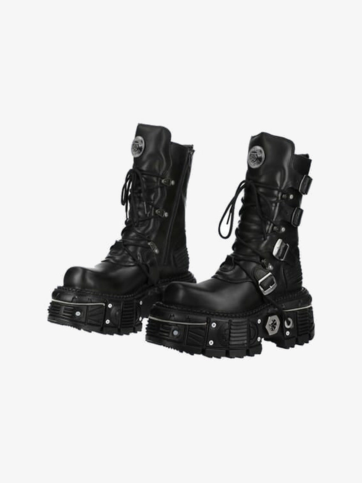 Gothic Plateau-Boots mit Schnallen und Metallbesatz – Paar, schräge Ansicht | XoKool