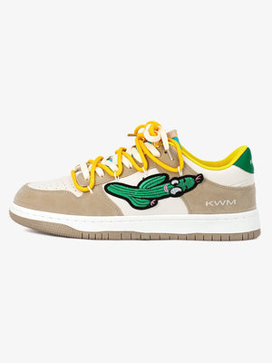 Zapatillas skate beige con parche de cactus – vista lateral | XoKool