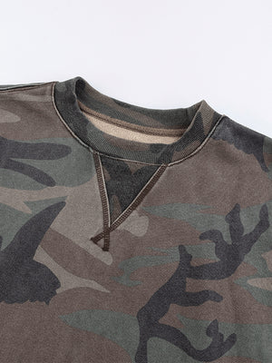 Ärmelloses Camo Shirt mit Graffiti-Print am Rücken – V-Einsatz am Kragen im Detail | XoKool