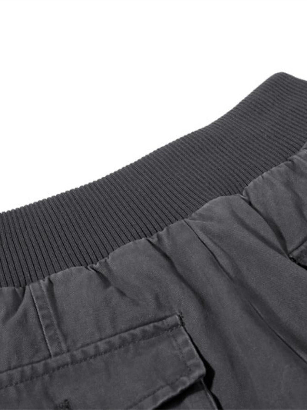 Graue Cargohose – Nahaufnahme von Bund und Tasche | XoKool