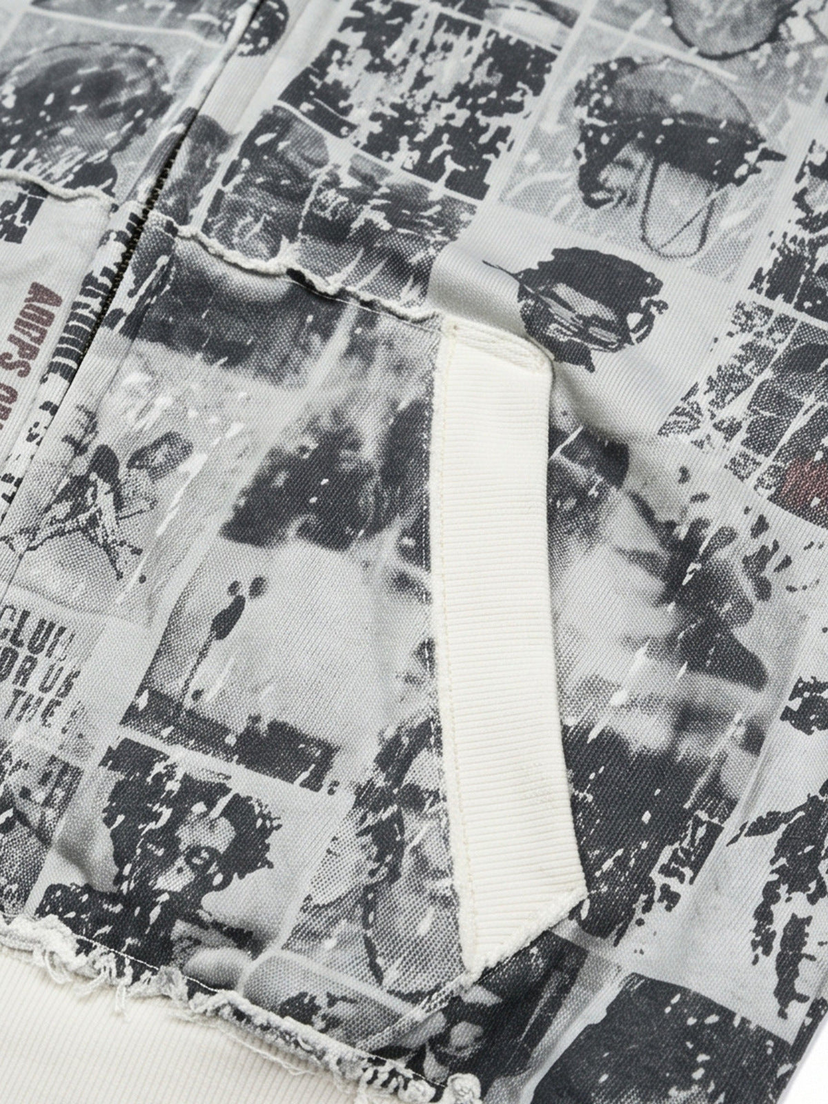 Zip Hoodie mit Collage-Print – Tasche und Rohkante am Saum Nahaufnahme | XoKool
