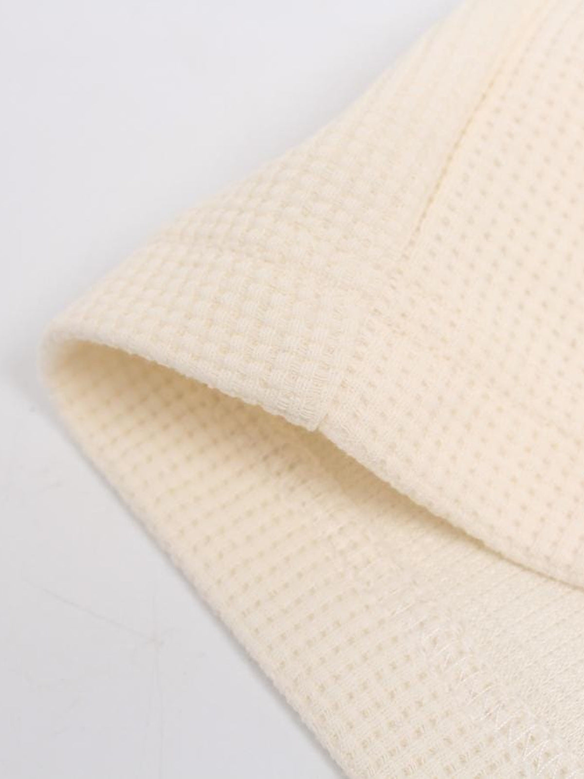 Cremefarbenes Waffel-Longsleeve mit Camo-Ärmeln – Waffelsaum im Detail | XoKool