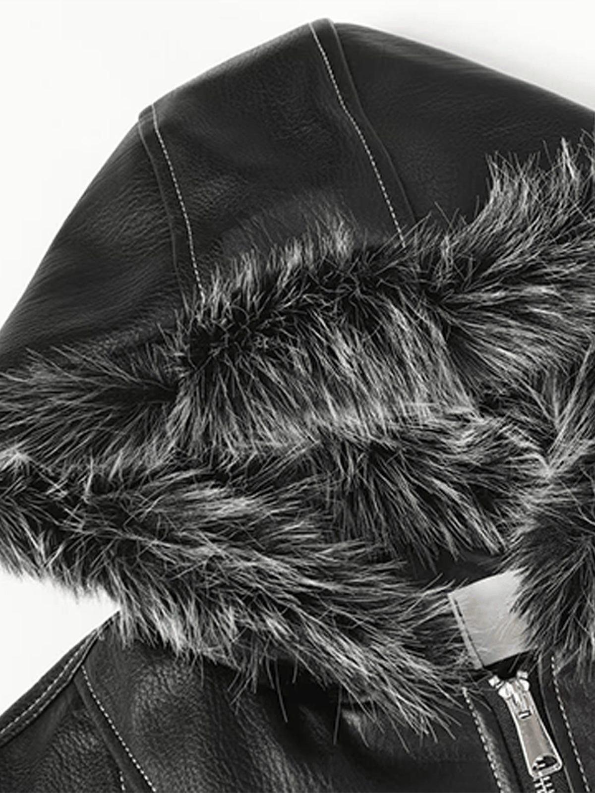 Kunstlederjacke mit Fellkapuze – Fellkapuze und Reißverschluss im Detail | XoKool