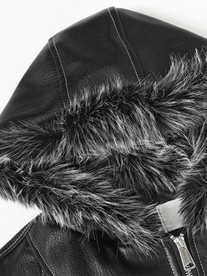Kunstlederjacke mit Fellkapuze – Fellkapuze und Reißverschluss im Detail | XoKool