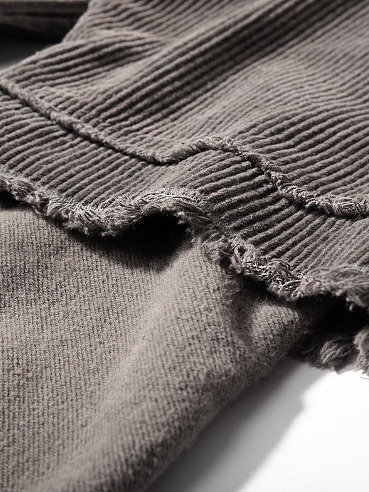 Cropped sweatshirt – raw edge close-up | XoKool