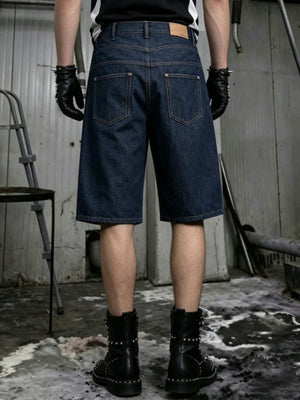 Dunkelblaue Jeansshorts mit doppeltem Bund – am Model, Rückseite | XoKool