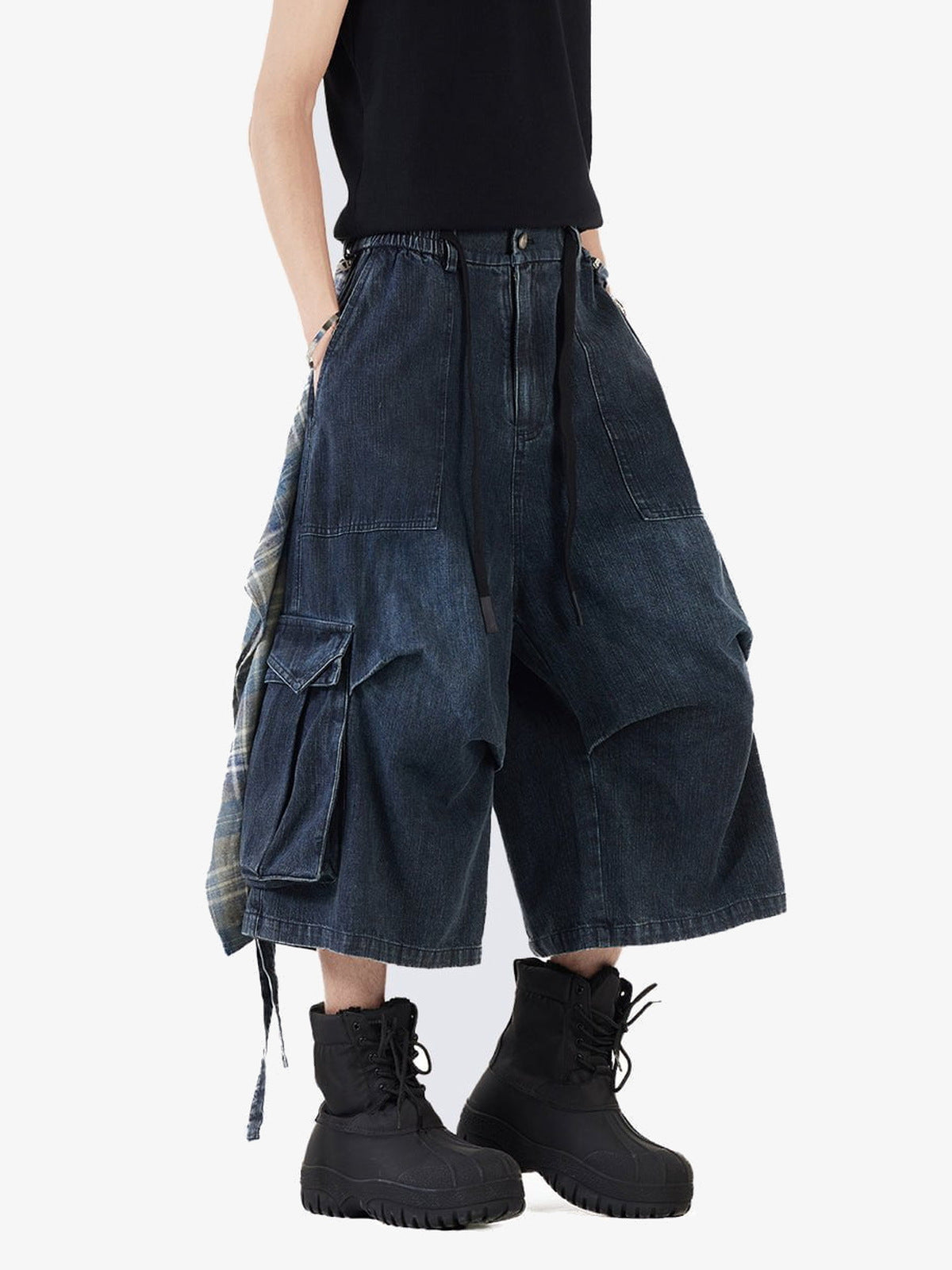 Cargo Jeansshorts – am Model, Seitenansicht | XoKool