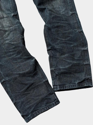 Dirty wash wide leg jeans – legs close-up | XoKool