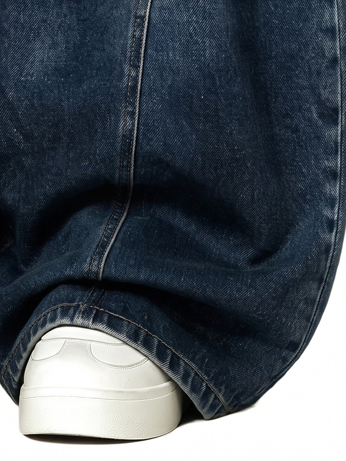 Jeans mit doppeltem Bund – Nahaufnahme des Saums | XoKool