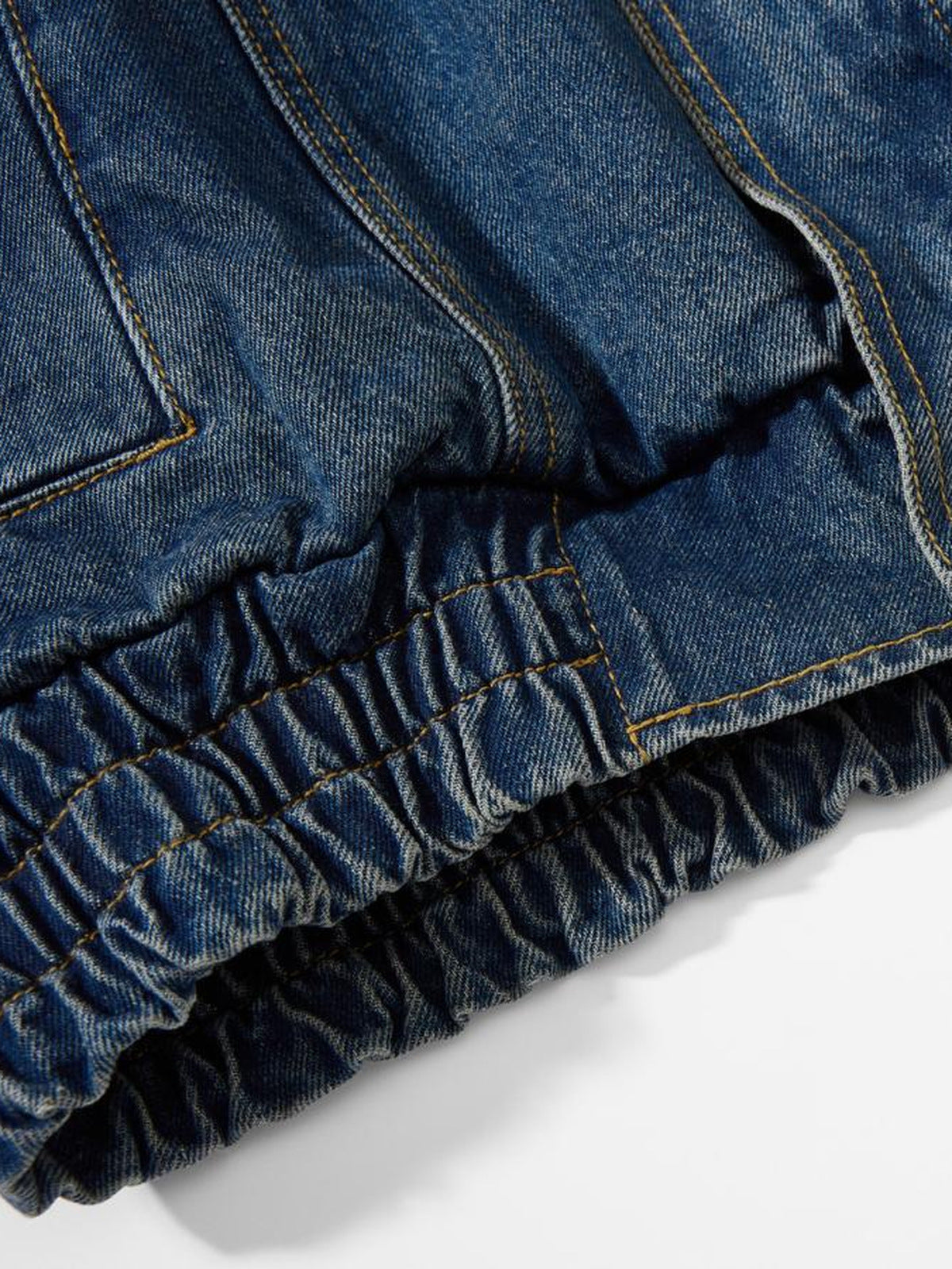 Jeans-Bomberjacke – Seitentasche und Saum Nahaufnahme | XoKool